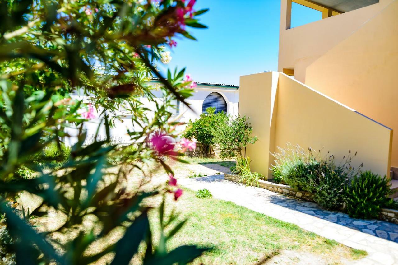 Apartments Lux Pag Паг Екстер'єр фото