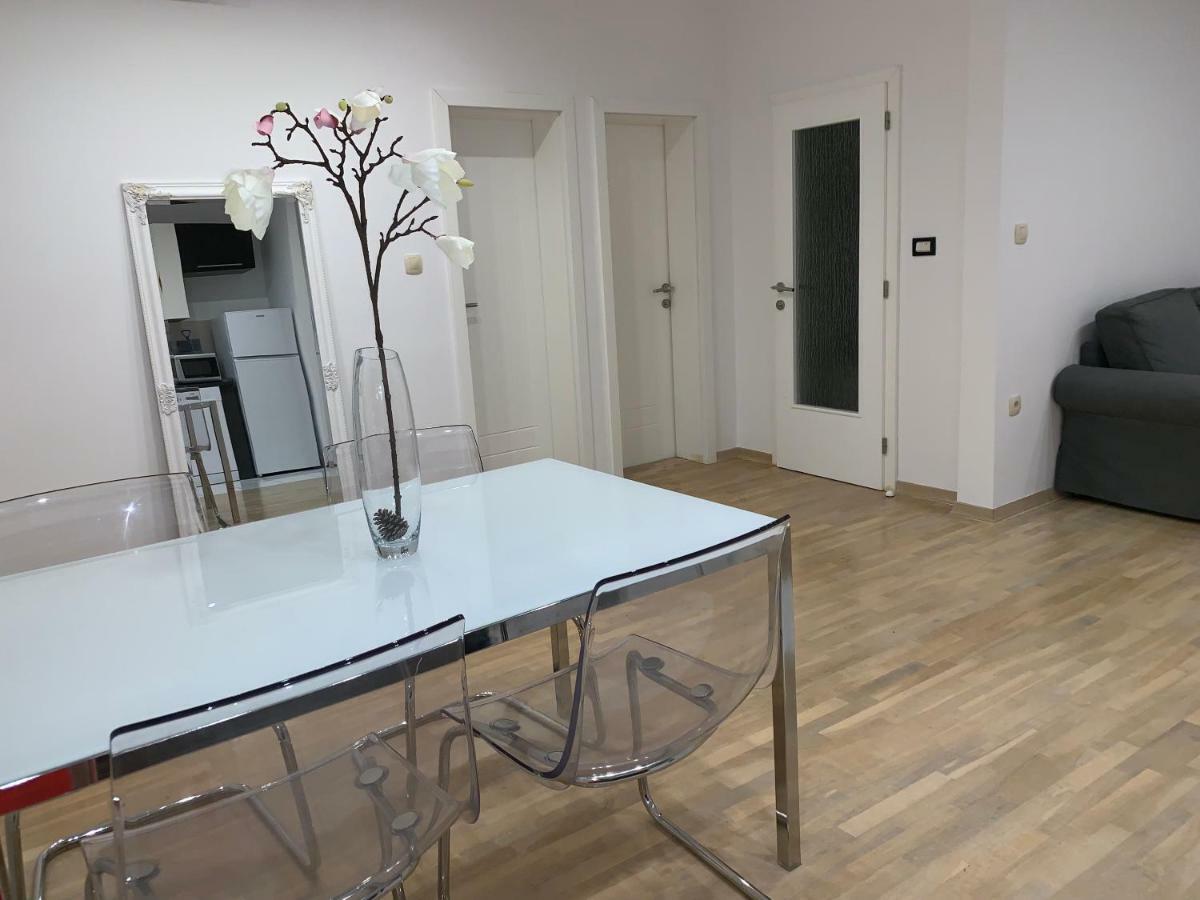 Apartments Lux Pag Паг Екстер'єр фото